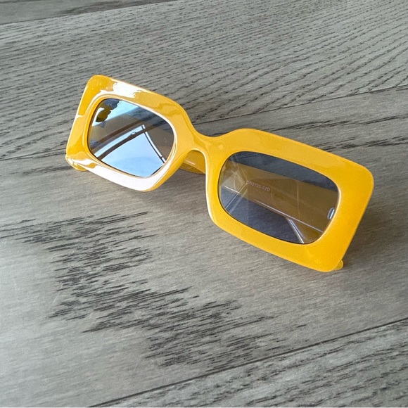 Margot Chunky Rectangular Sunglasses - Picture 2 of 4